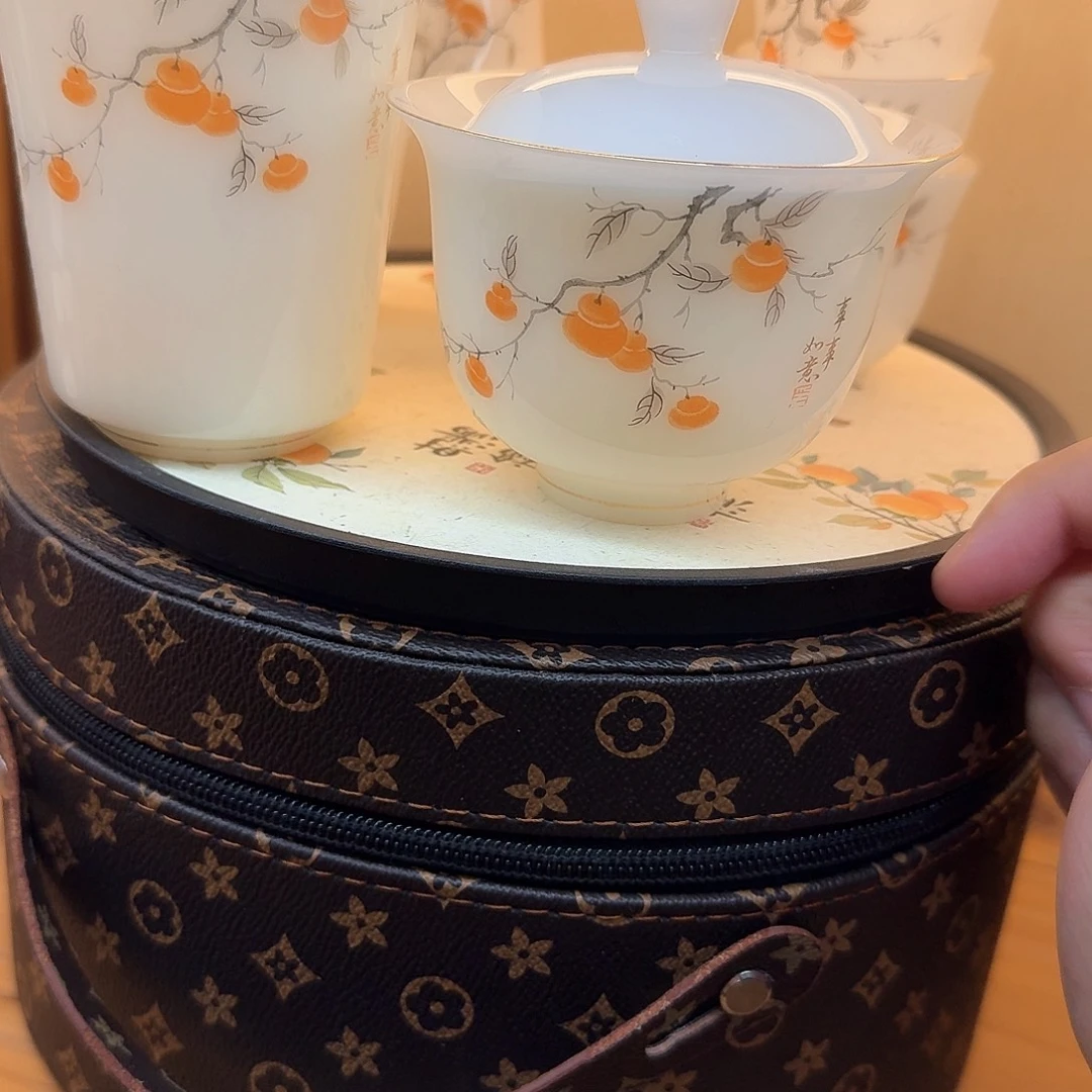 盖碗里的水煮开后放入