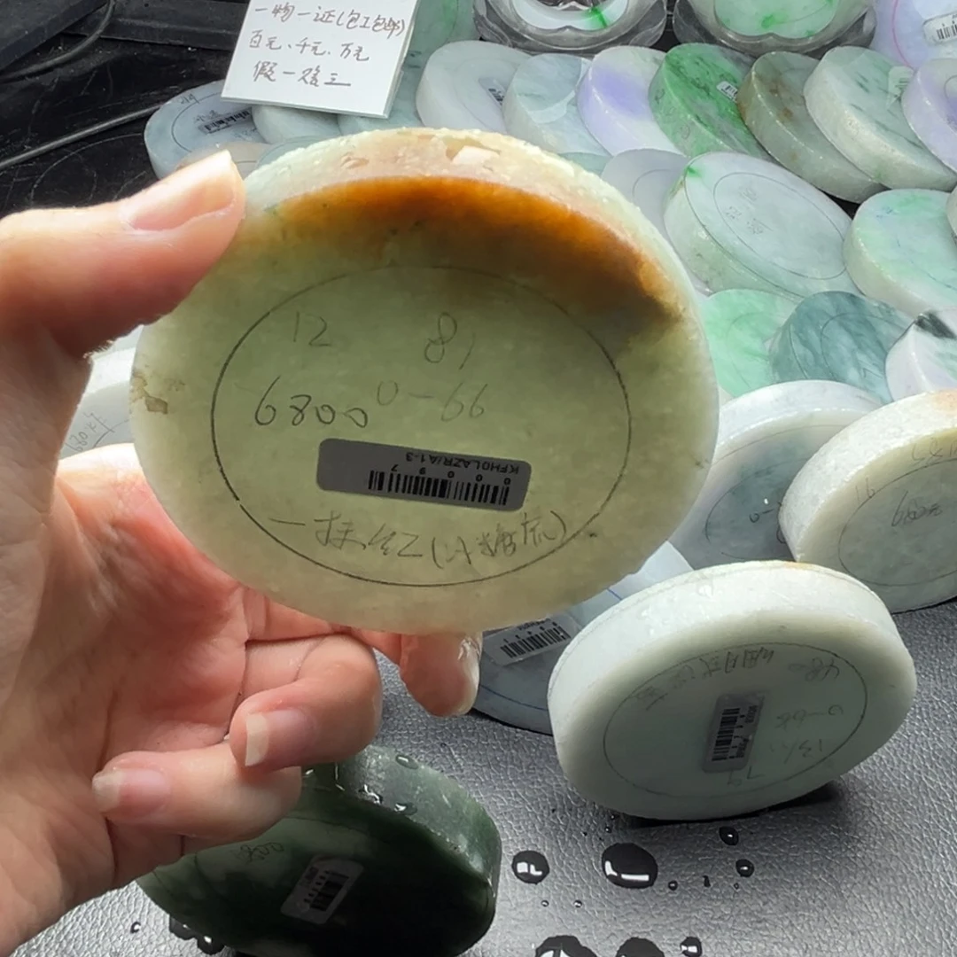定制翡翠未镶嵌翡翠手镯