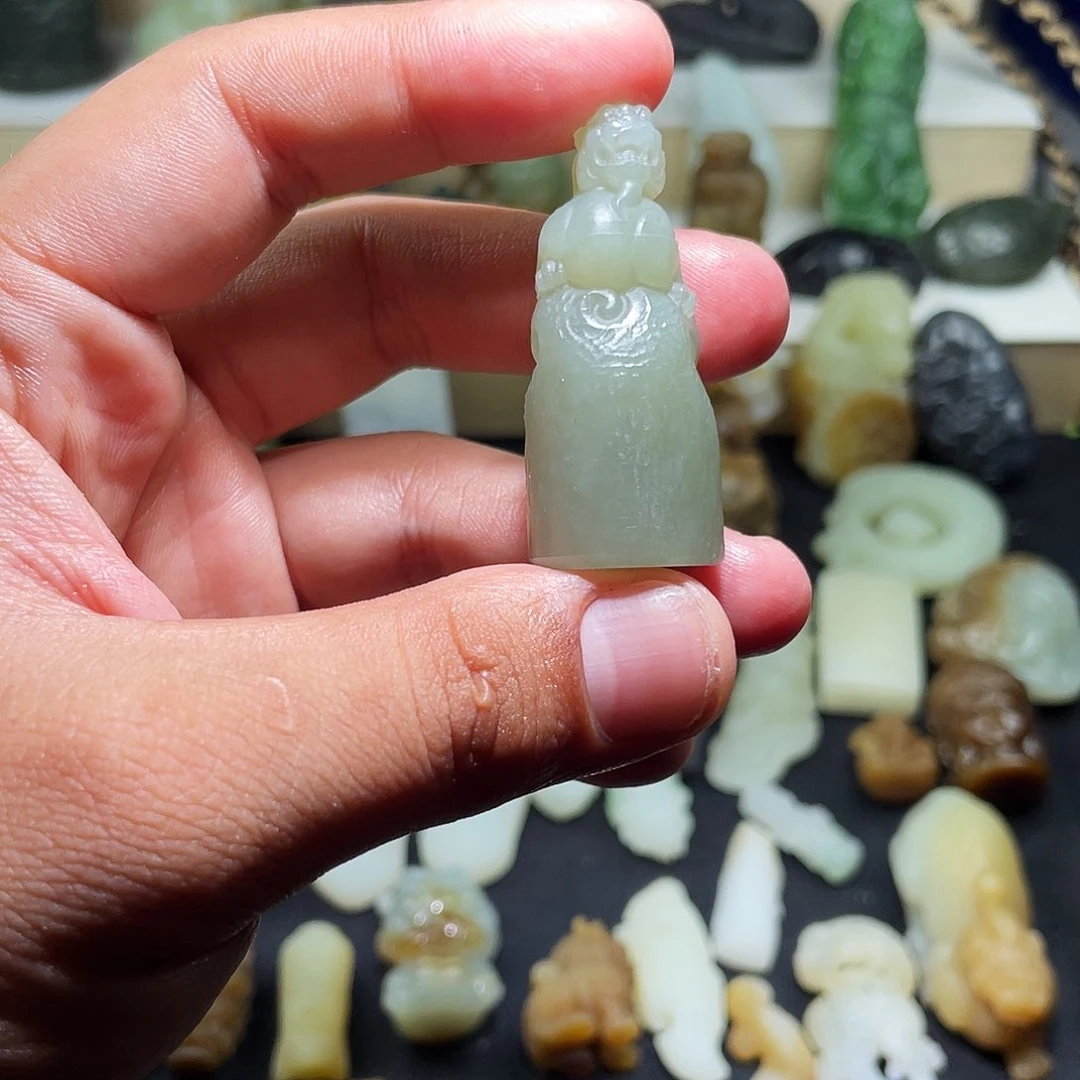 和田玉未镶嵌颈饰