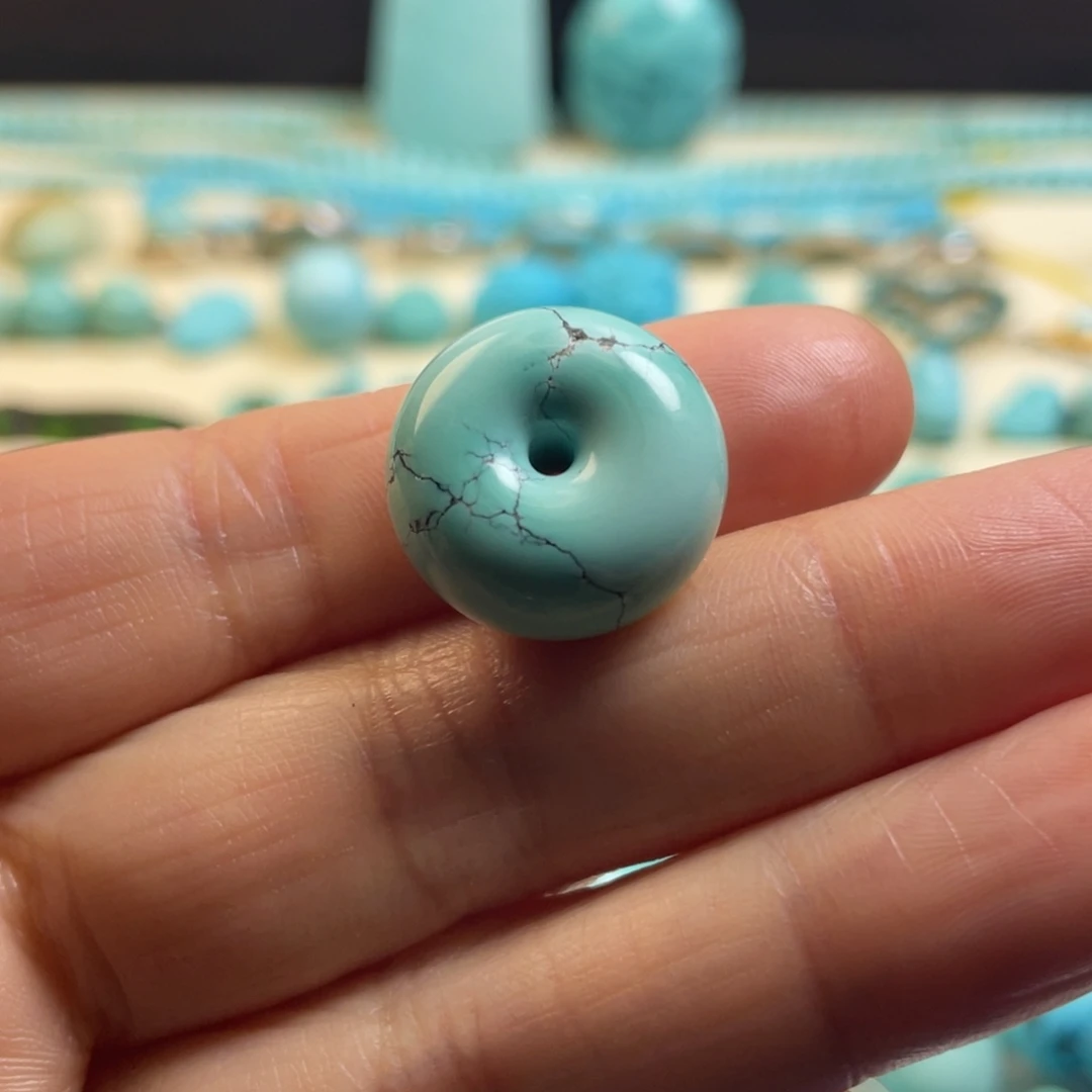 绿松石未镶嵌颈饰