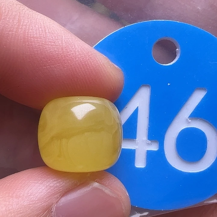 未镶嵌蜜蜡裸石12.8m m