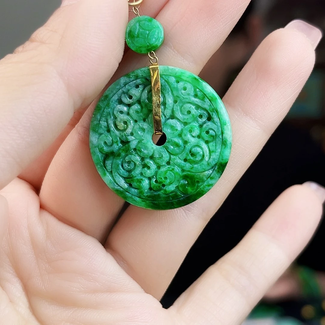 翡翠18K金镶嵌颈饰多样性