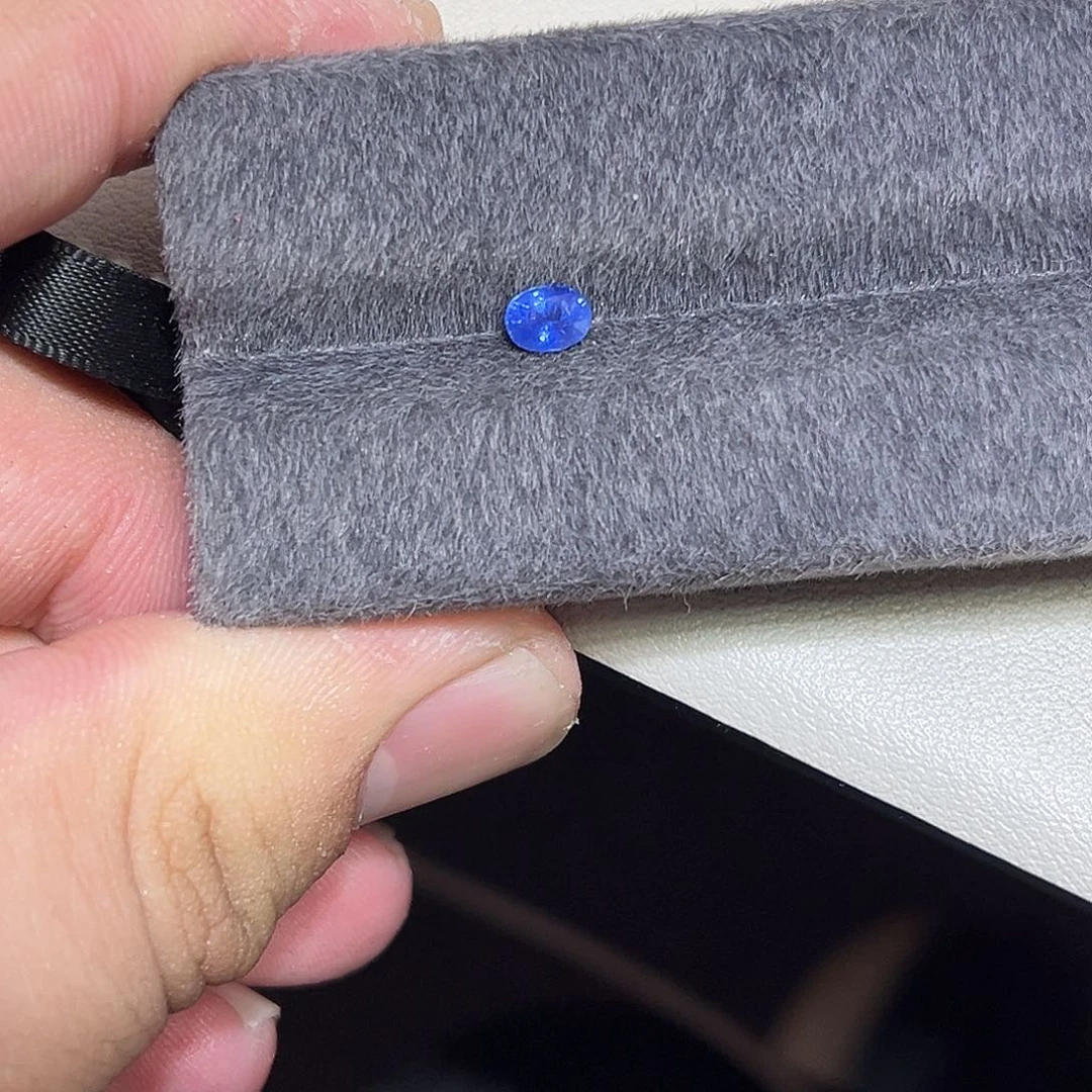 蓝宝石裸石裸石4x5奶体矢车菊