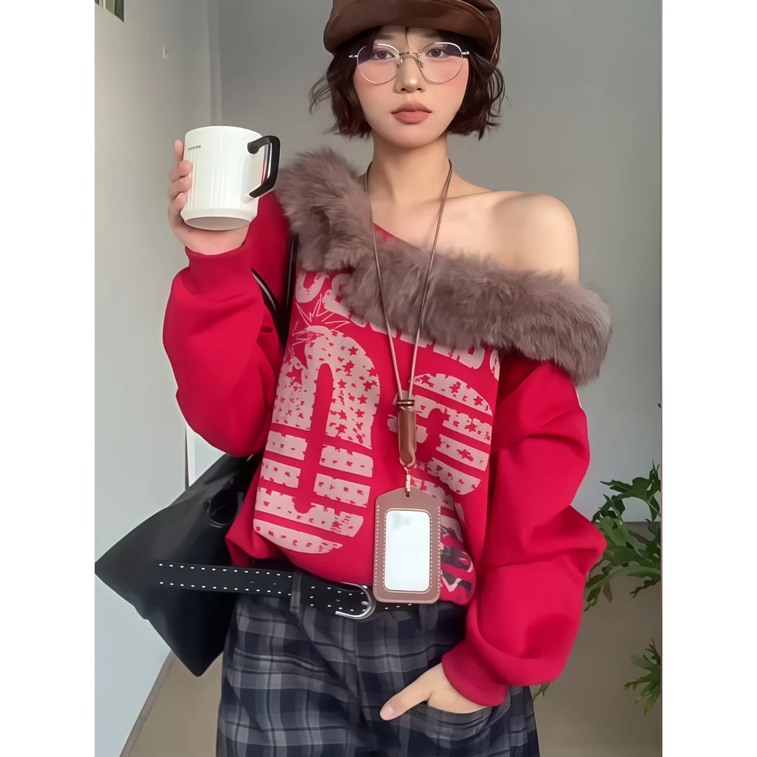 【现货】秋冬性感辣妹显瘦露肩宽松百搭上衣可拆卸毛领斜肩卫衣女