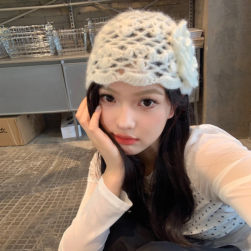 阳光下的一朵花~韩国针织镂空花朵包头帽子女手工钩花针套头冷帽