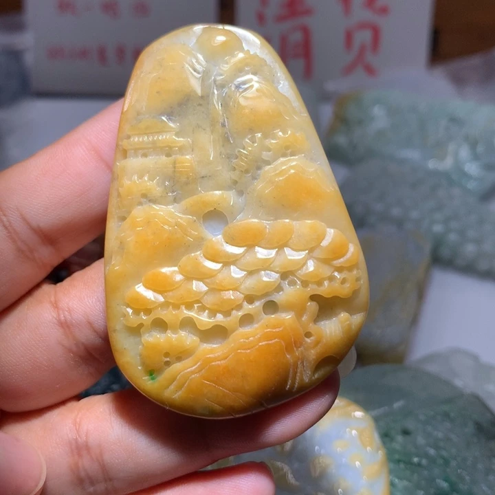 翡翠未镶嵌颈饰保真天然A货翡翠