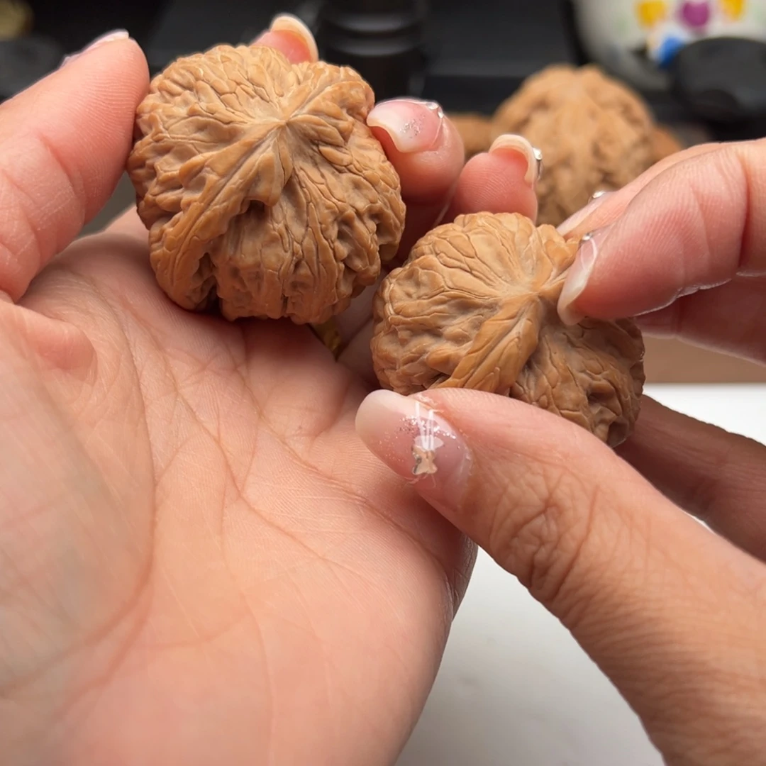 文玩核桃把件红锦鲤42