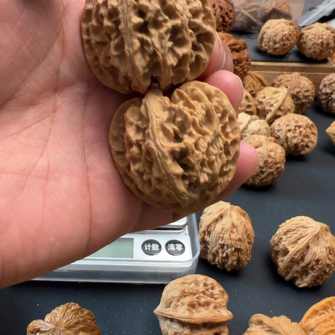 猴头核桃吊坠文玩核桃，苹果园