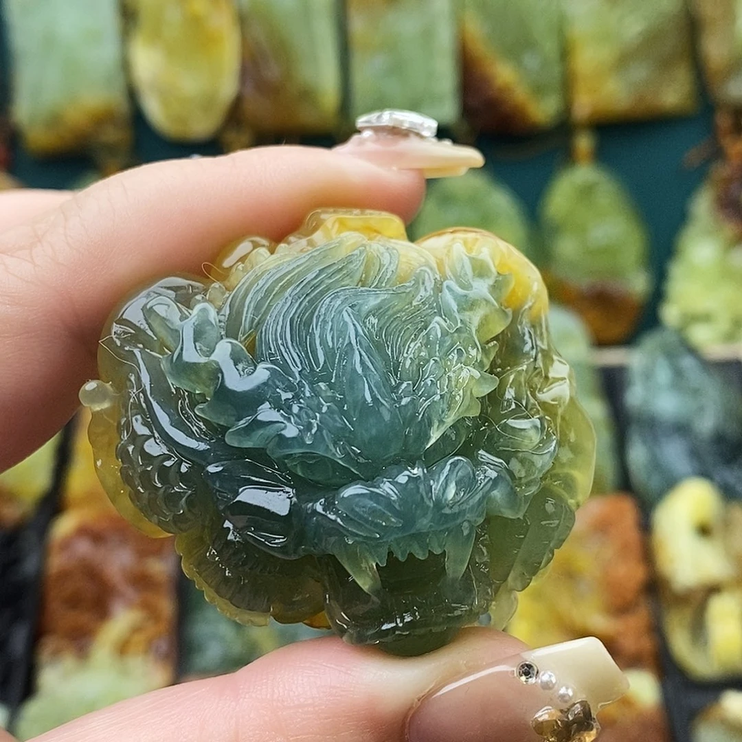 蛇纹石玉未镶嵌颈饰龙貔貅
