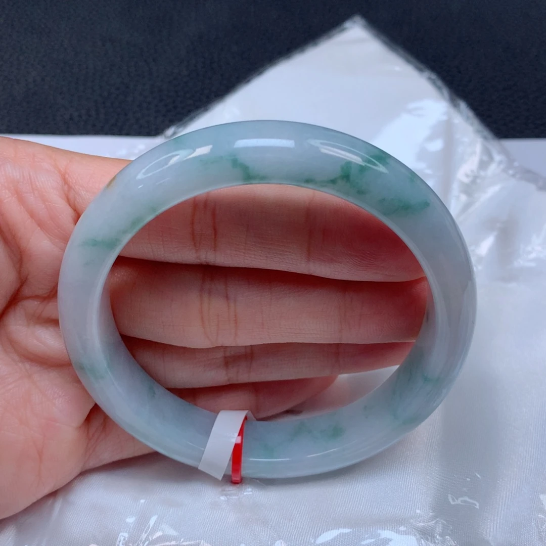 翡翠手镯未镶嵌天然