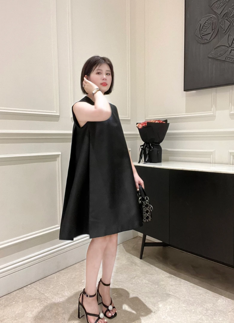 （6636）款法式复古赫本风圆领无袖夏季气质连衣裙