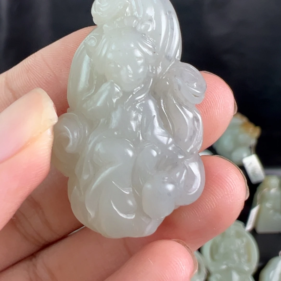 颈饰未镶嵌和田玉（糖玉）