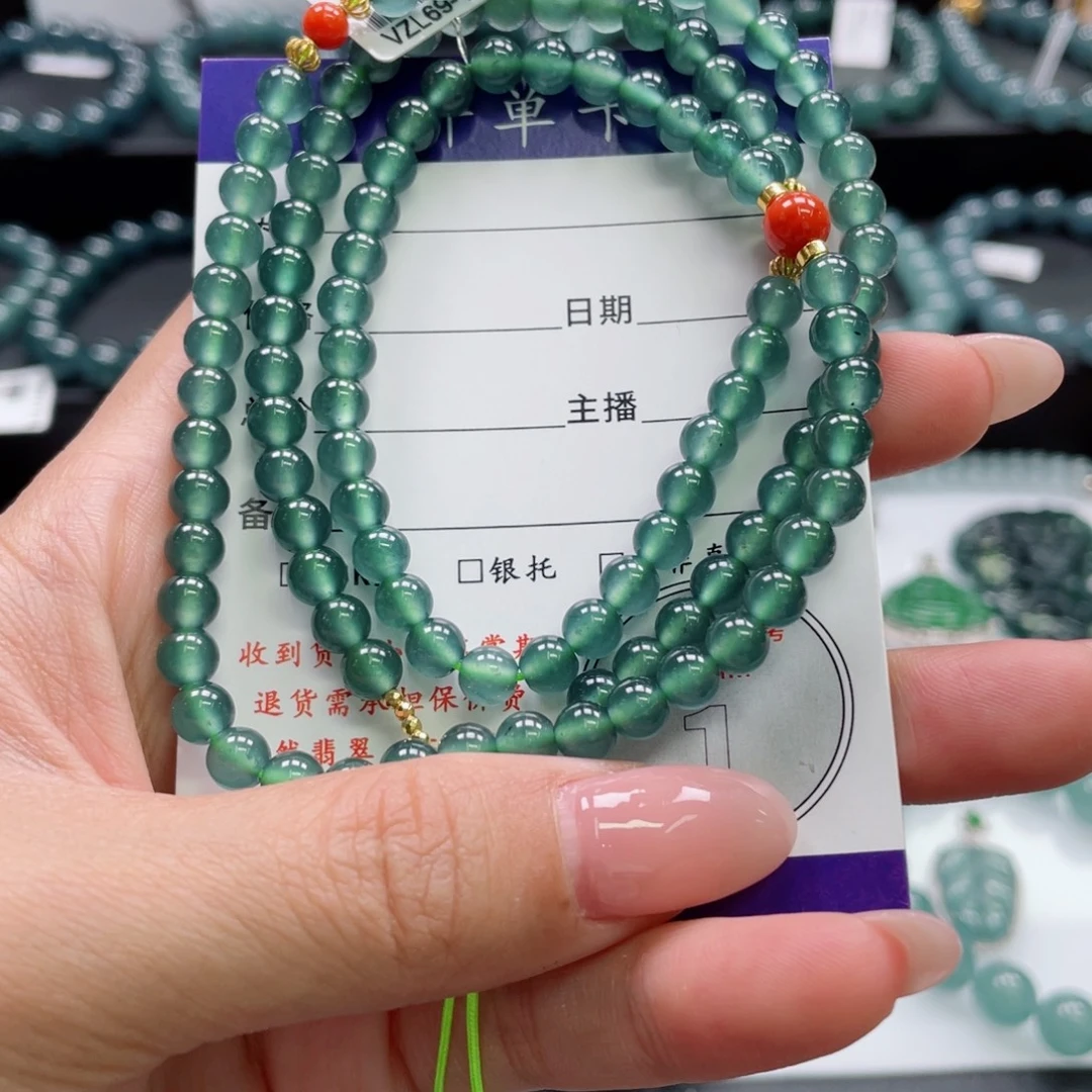 翡翠18K金镶嵌颈饰卡5.6