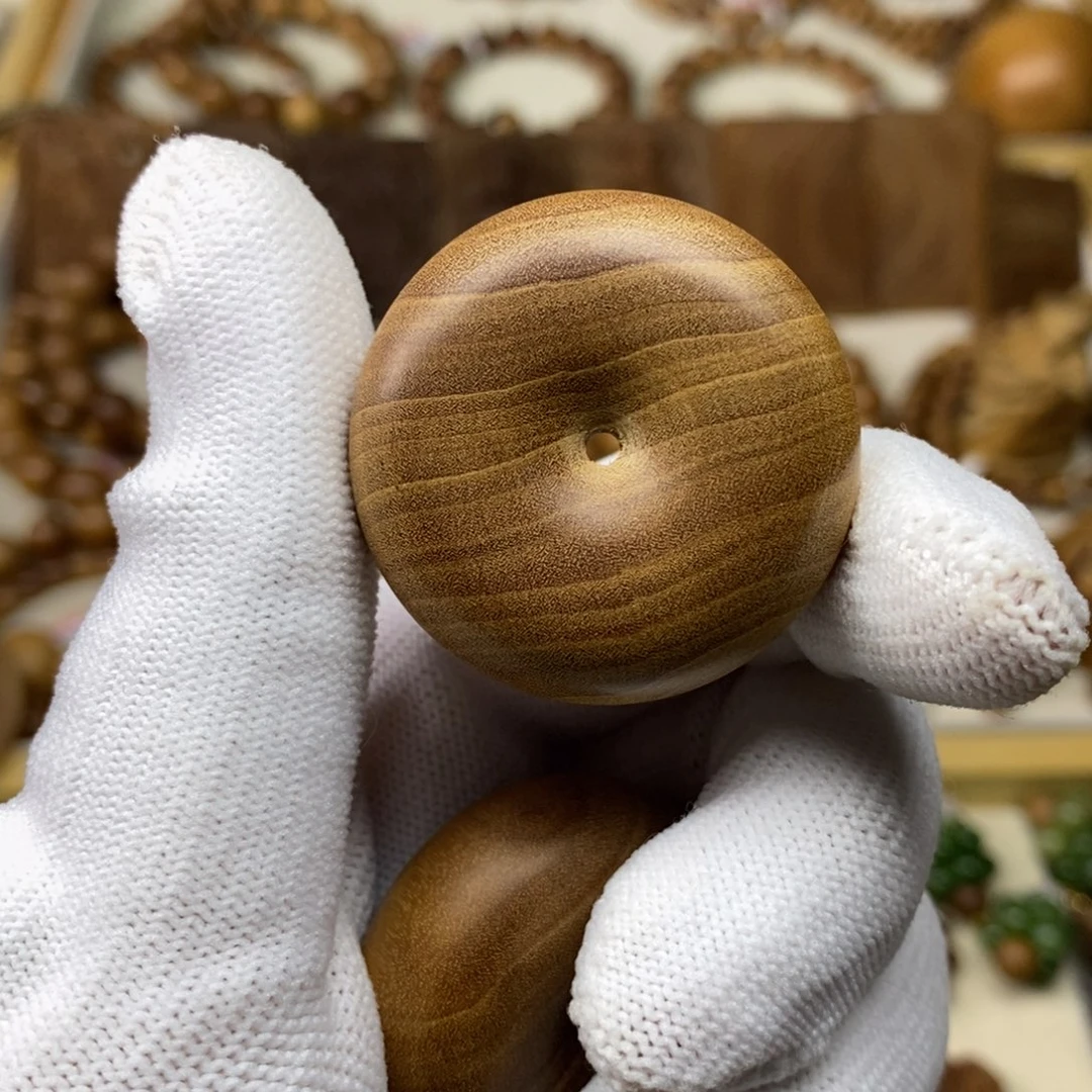 檀香木吊坠印度迈索尔老山檀3.5*1.5平安扣