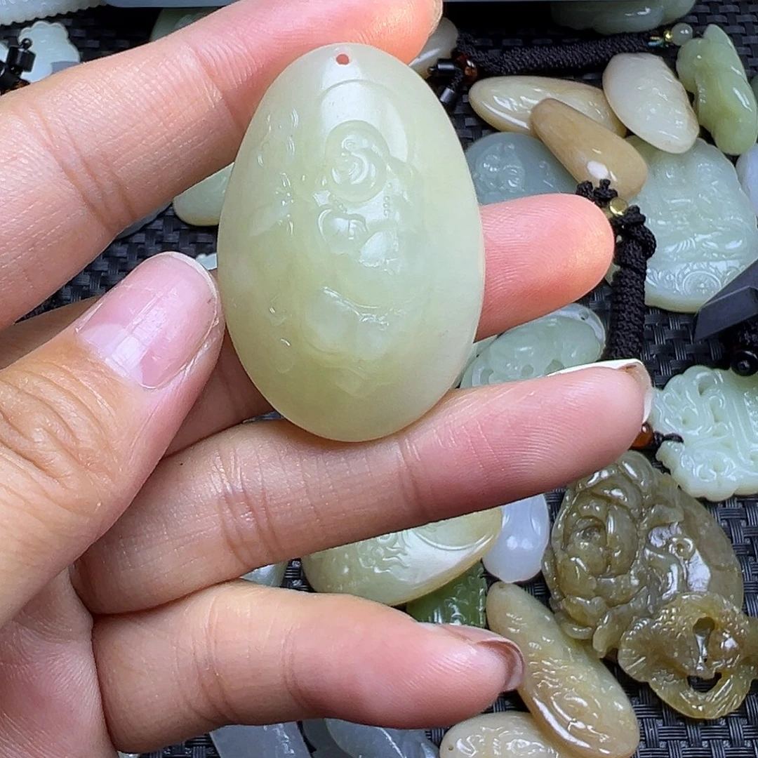 和田玉未镶嵌颈饰柔光，卡41