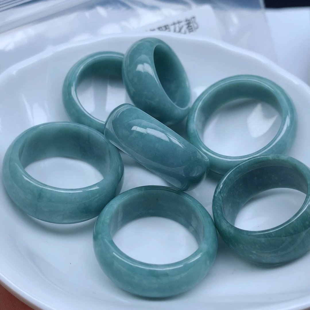 翡翠颈饰未镶嵌吊坠