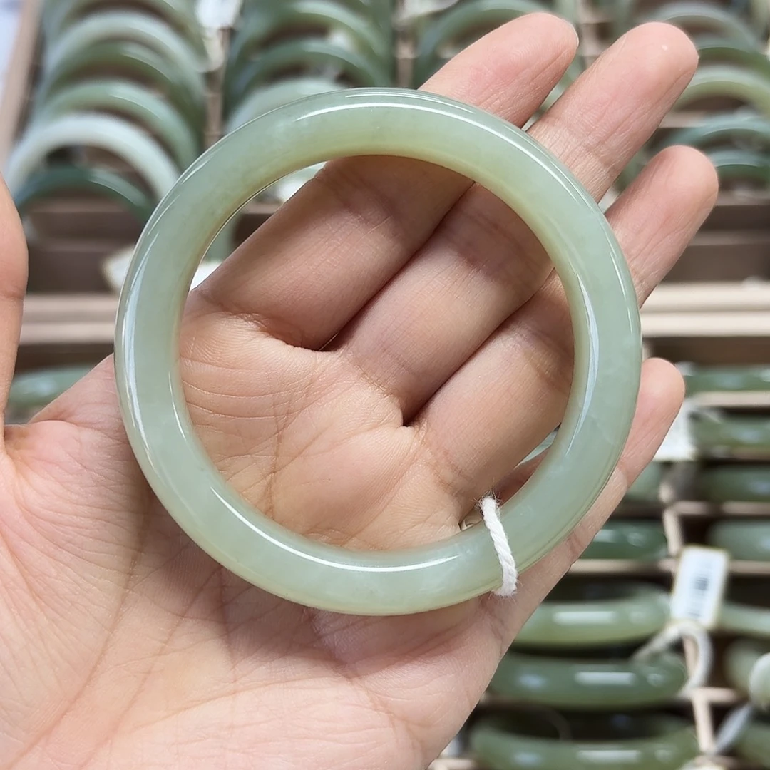 和田玉手镯未镶嵌今****