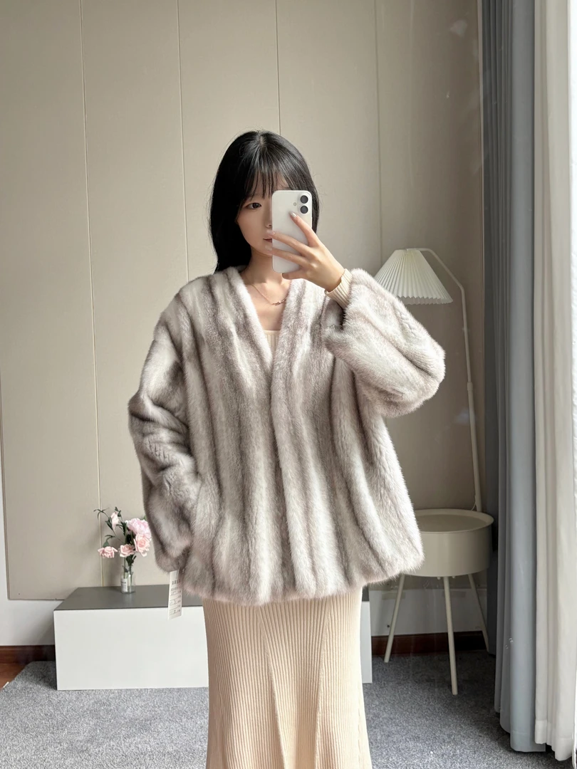 【工厂直销】进口天鹅绒水貂外套女v领全抽短款貂皮皮草大衣