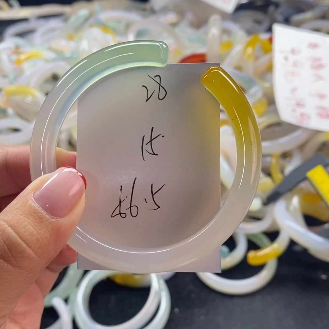 手镯玛瑙/玉髓未镶嵌28