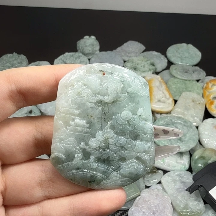 翡翠未镶嵌颈饰翡翠