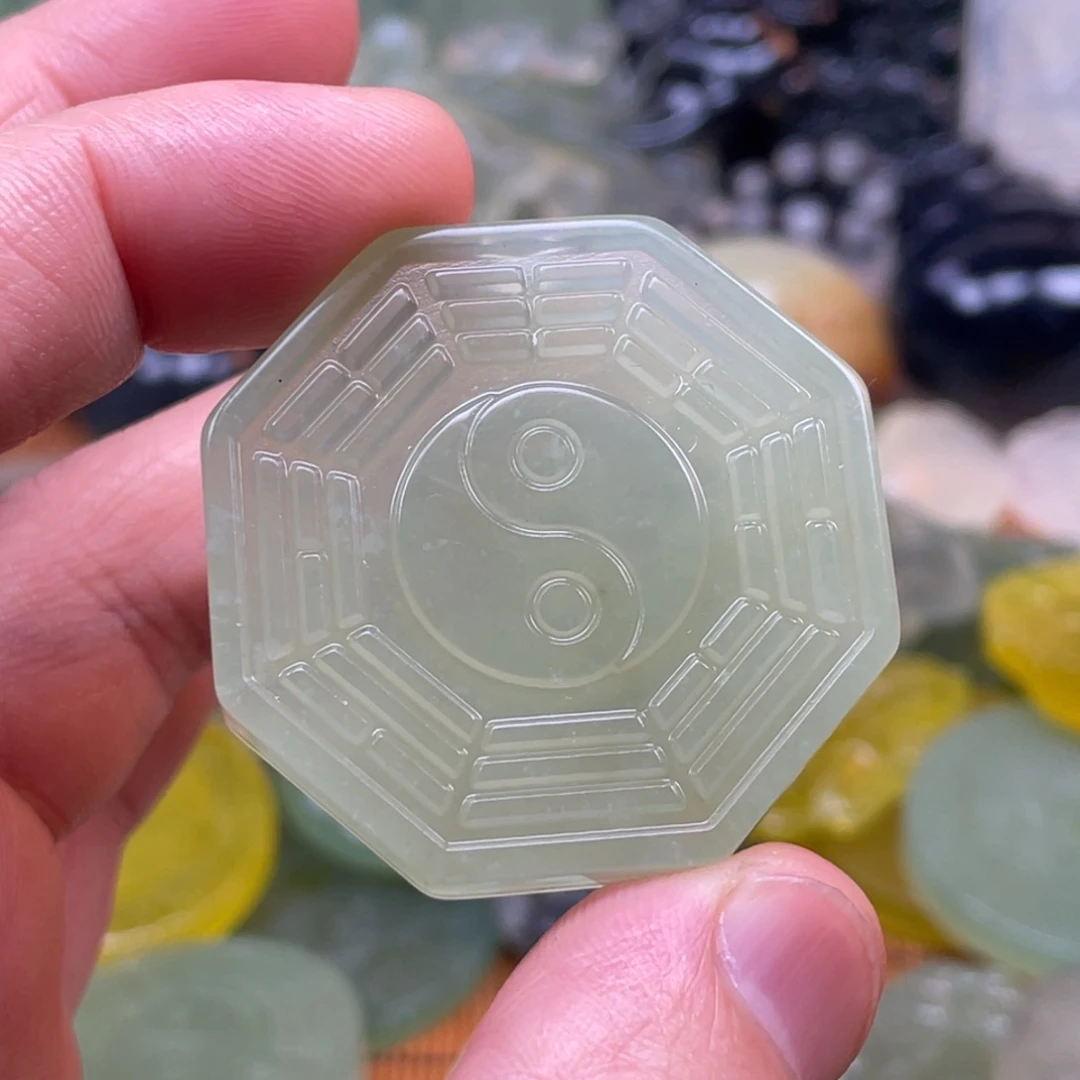 花***香蛇纹石玉未镶嵌颈饰