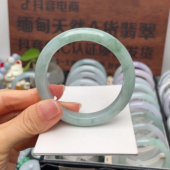 翡翠未镶嵌手镯53.5正圈