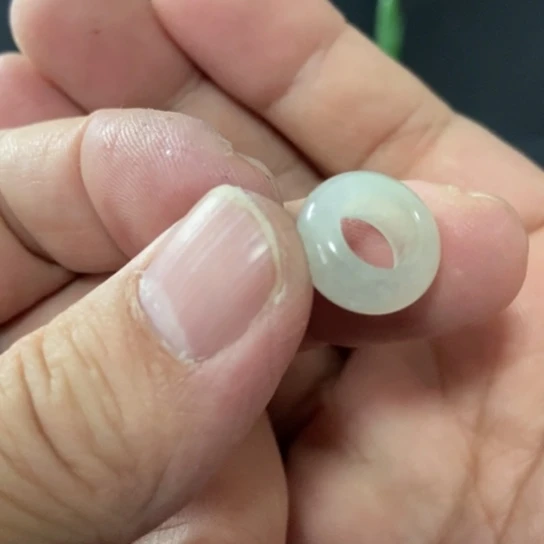 翡翠未镶嵌颈饰跑环