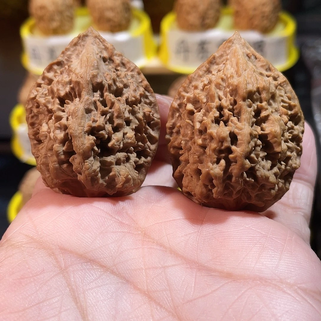 文玩核桃吊坠蚂蚁纹