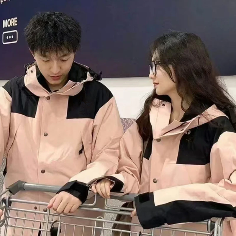 2025新款冲锋衣防水防风保暖男女户外登山服情侣外套