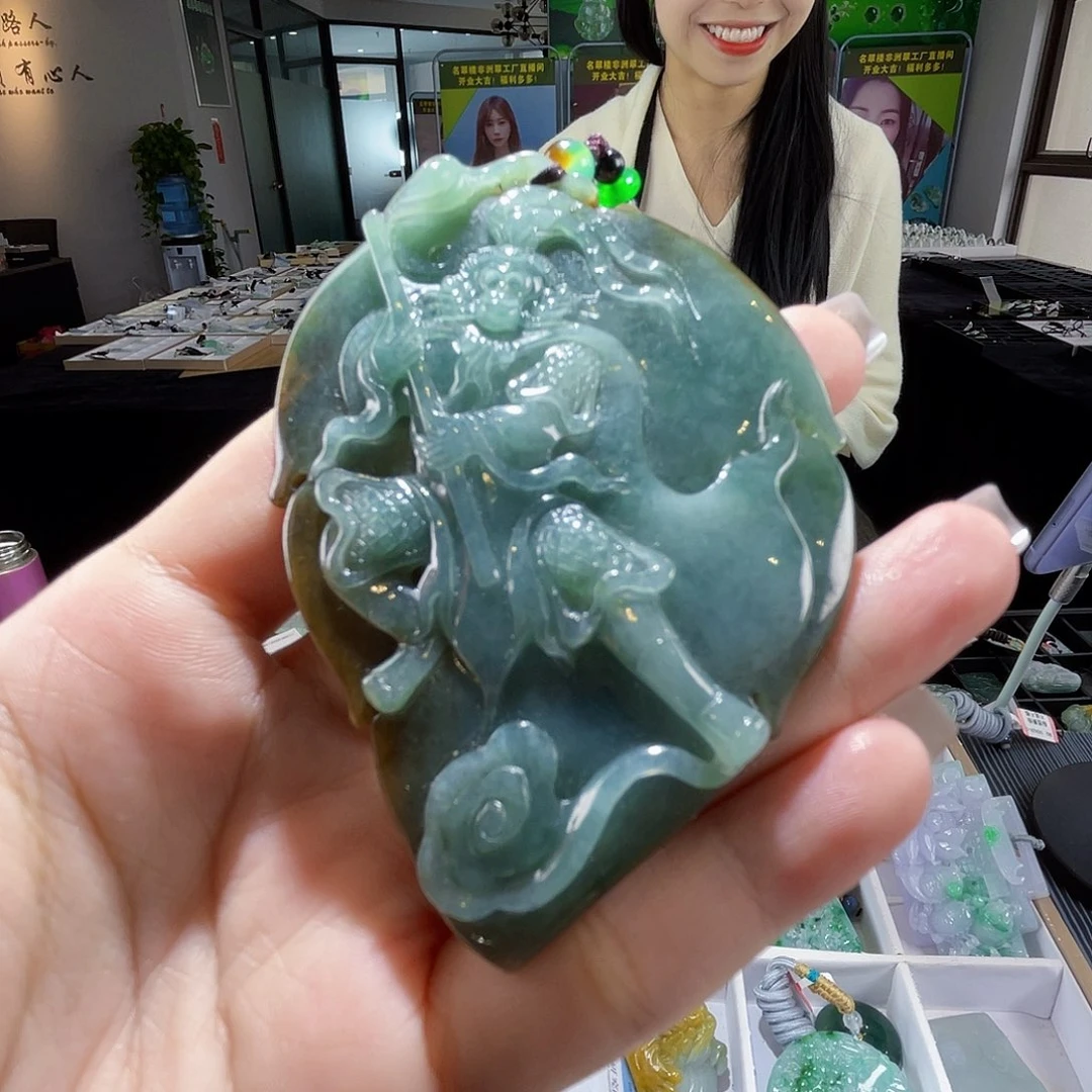颈饰未镶嵌翡翠一个
