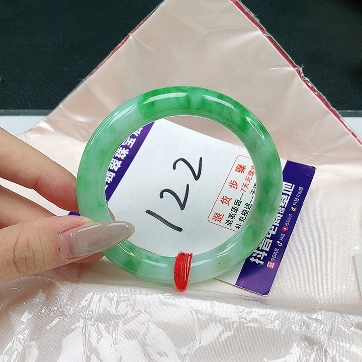 翡翠手镯（圆镯）未镶嵌翡翠12