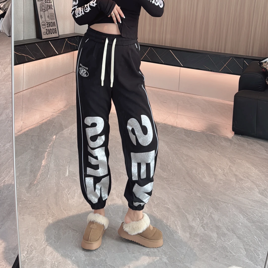 「鞠环环150斤显瘦穿搭推荐」撒金烫花字母亮闪闪拼条显瘦休闲裤