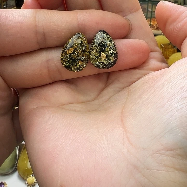 未镶嵌琥珀珠宝奇石