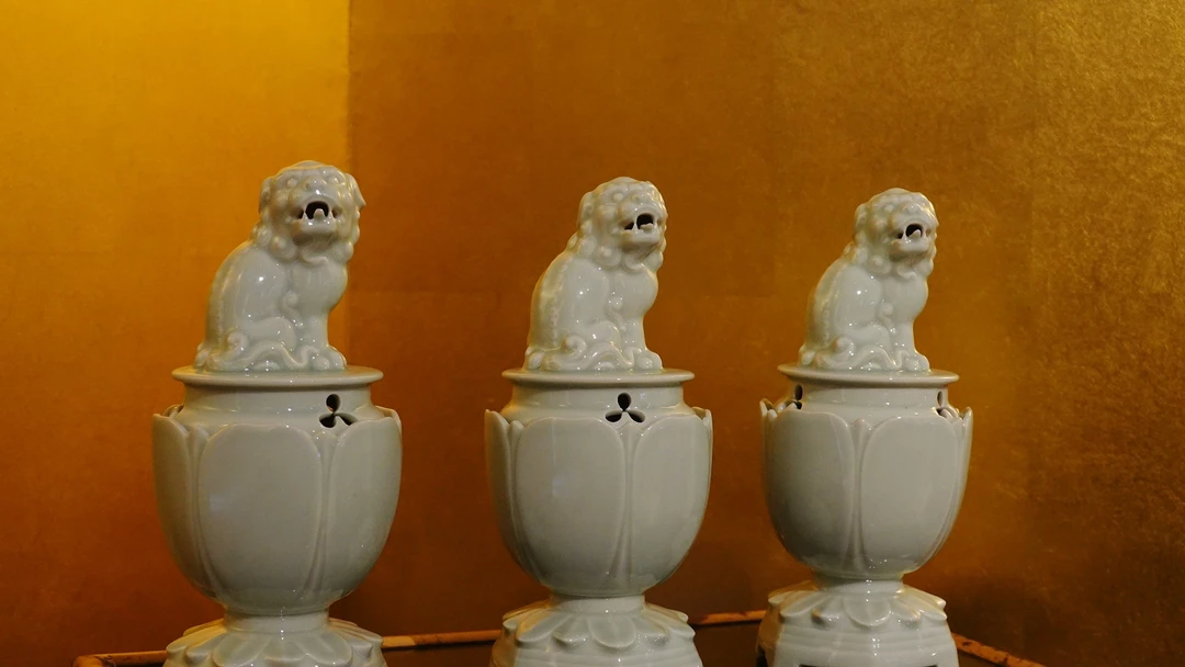 陶瓷影青釉狻猊兽炉