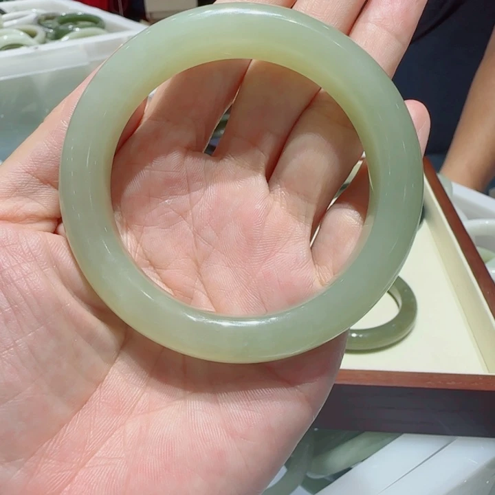 未镶嵌手镯和田玉88
