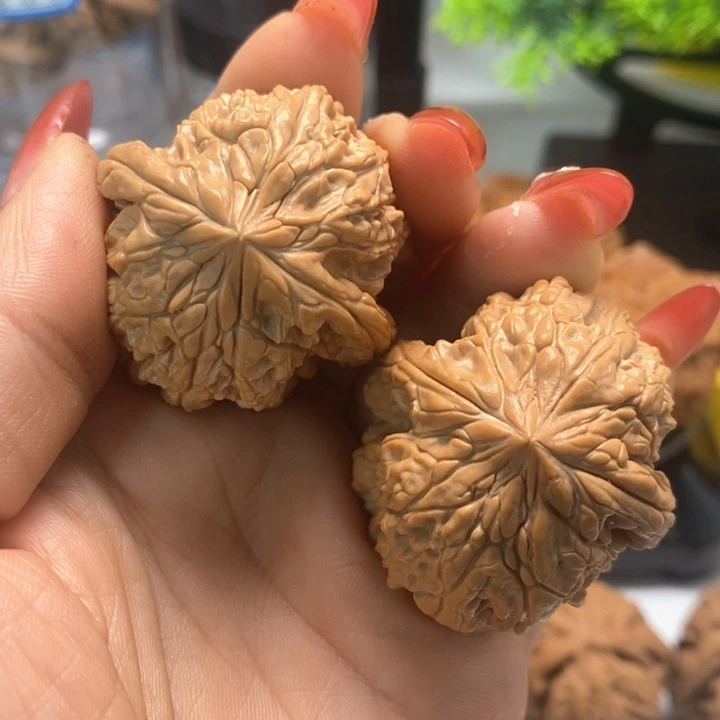 文玩核桃把件暴雪