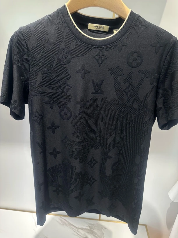 满身提花圆领体恤