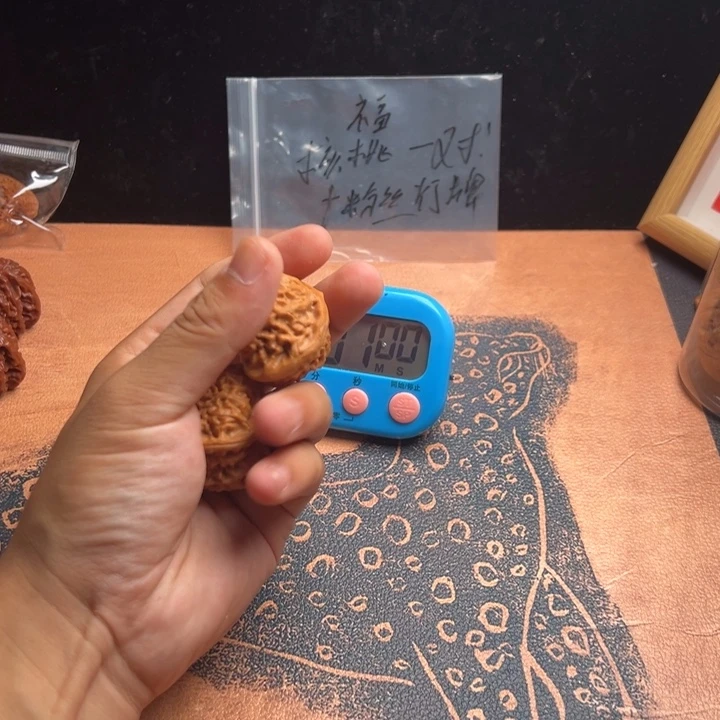 ****托吊坠文玩核桃说贵衄村