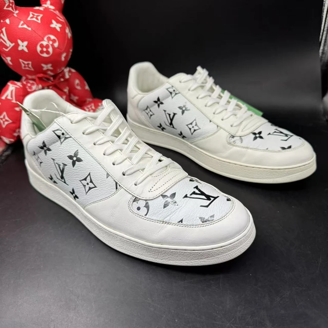 95新 LouisVuitton/路易威登 【AO特惠】42.5欧黑印花白色板鞋ao548