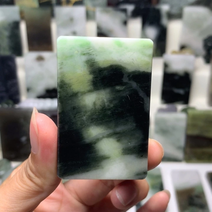 独山玉未镶嵌颈饰