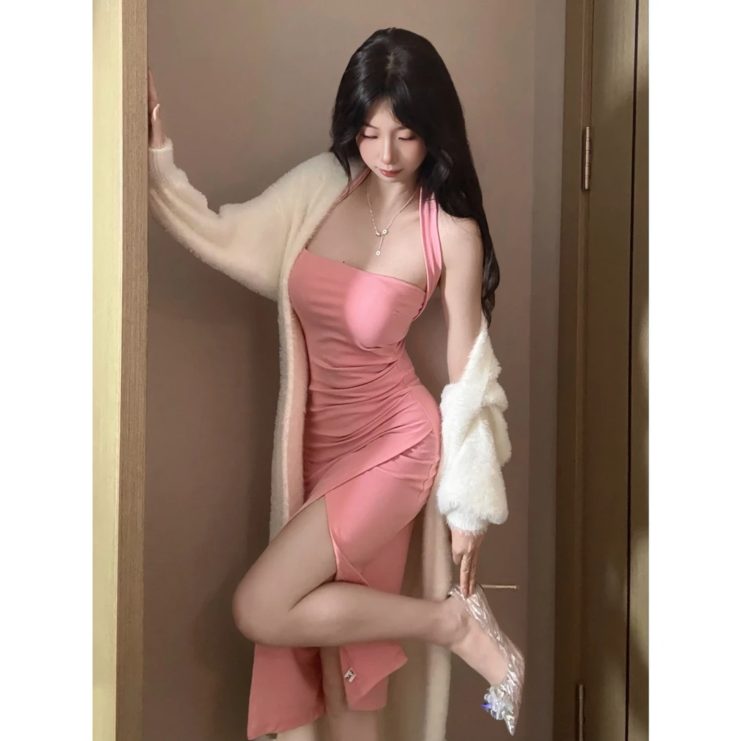 纯欲风挂脖连衣裙修身气质显瘦性感包臀辣妹短裙爆款后妈裙开叉