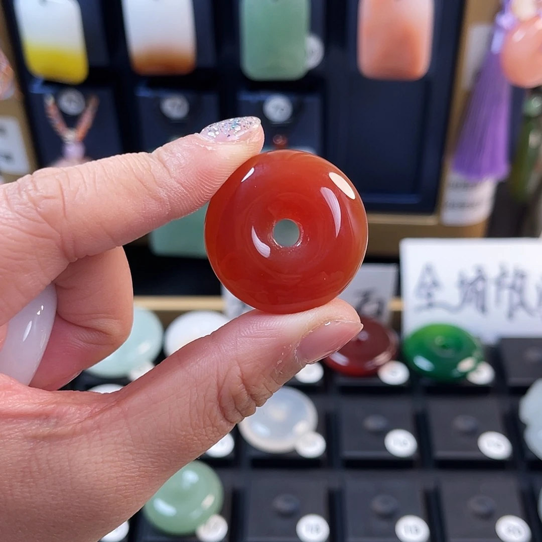颈饰未镶嵌石英质玉群*苏