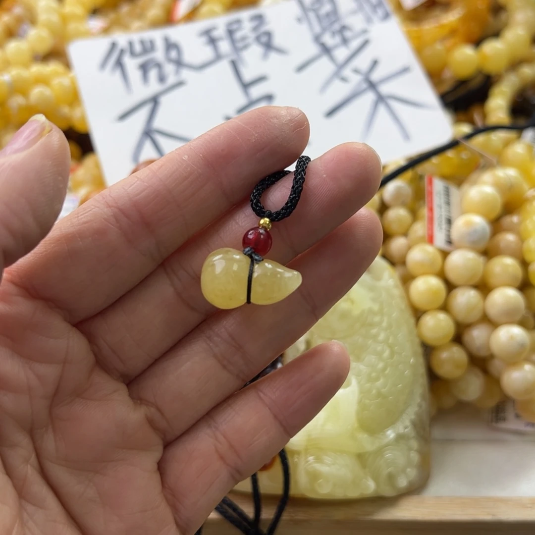 琥珀珠宝奇石未镶嵌