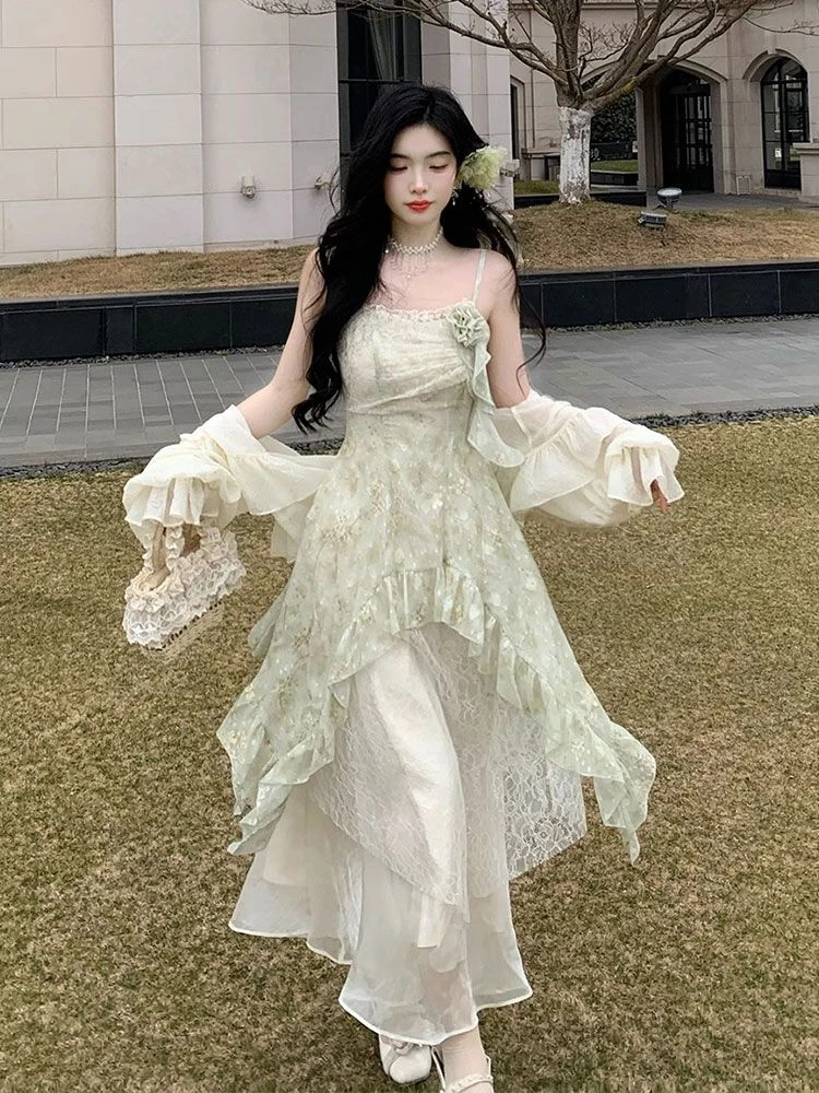 蕾丝吊带连衣裙清新仙女风层次感设计感女套装
