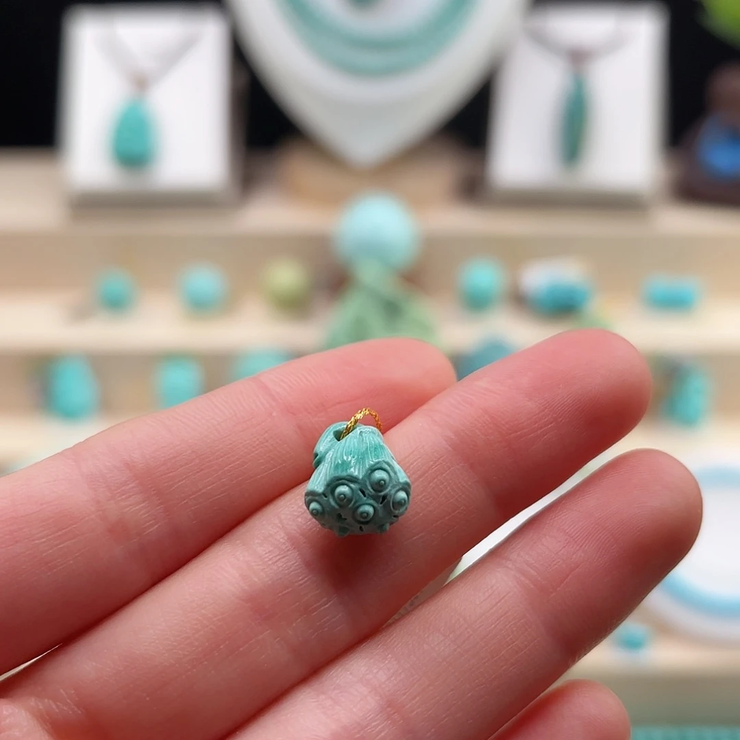 绿松石配饰未镶嵌