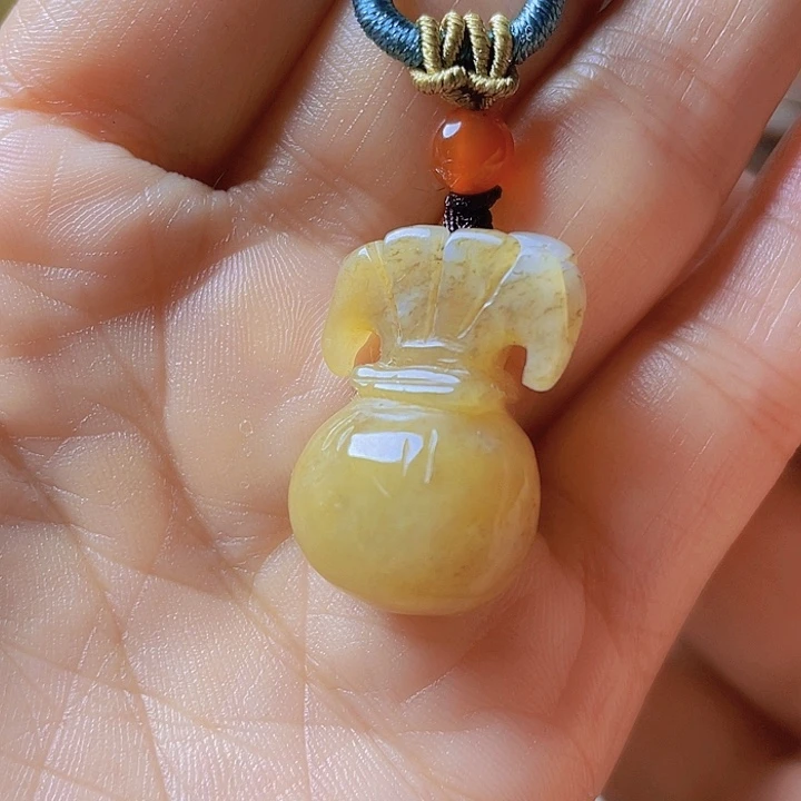 未镶嵌手镯岫岩河磨玉（透闪石质玉）