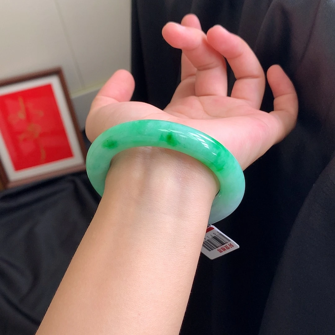 翡翠手镯未镶嵌56绿