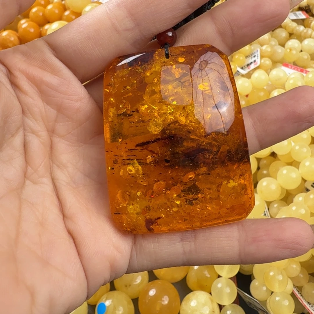 琥珀未镶嵌珠宝奇石