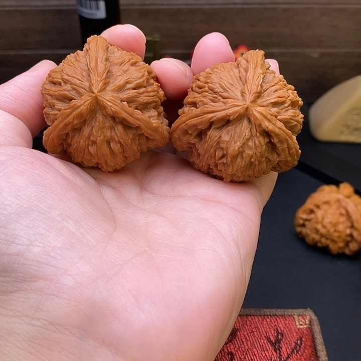 辉***0把件文玩核桃白奔