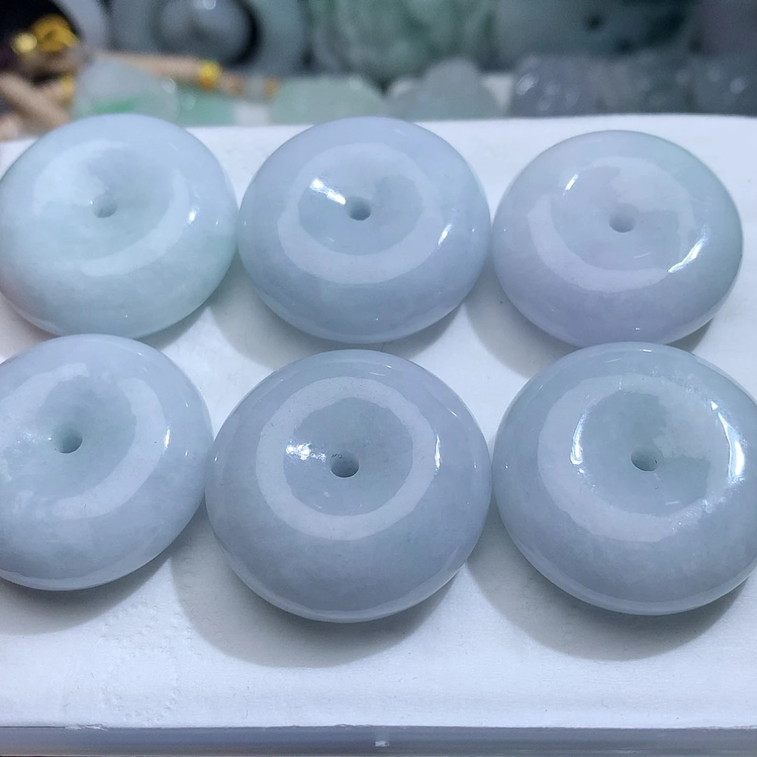 翡翠未镶嵌颈饰发1个